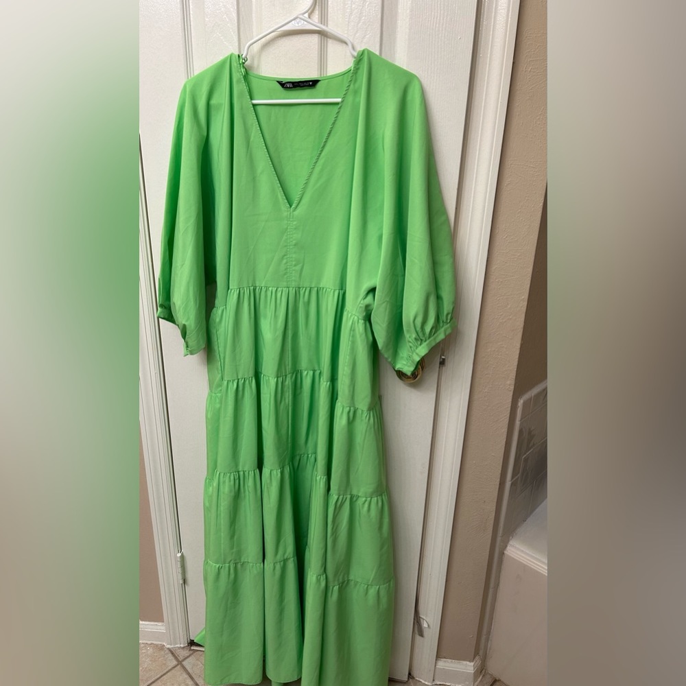 Beautiful lime green Zara dress size Large